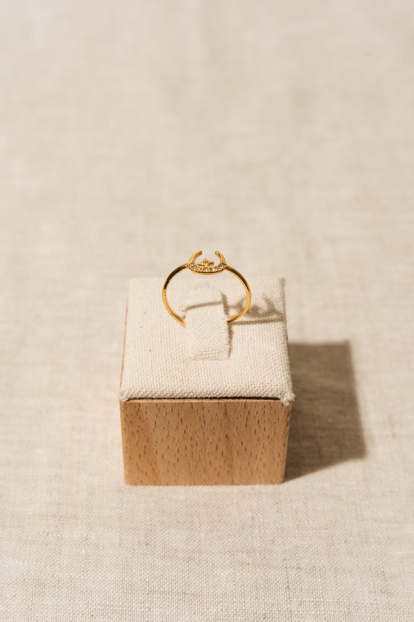 « Crescent » ring