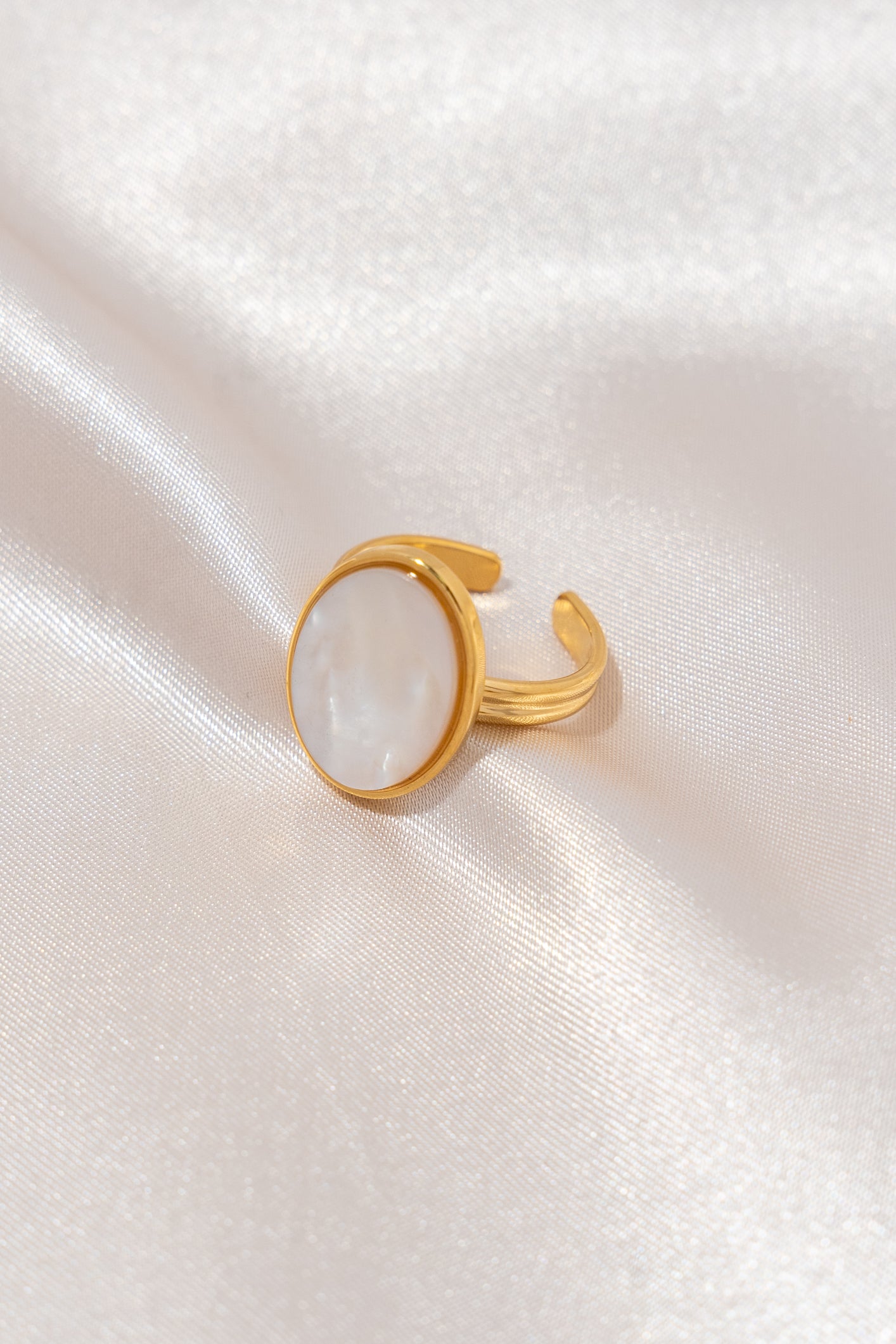 « Divine » natural stone ring