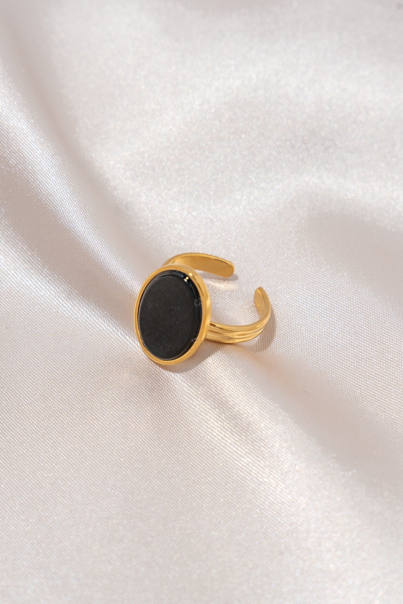 « Divine » natural stone ring